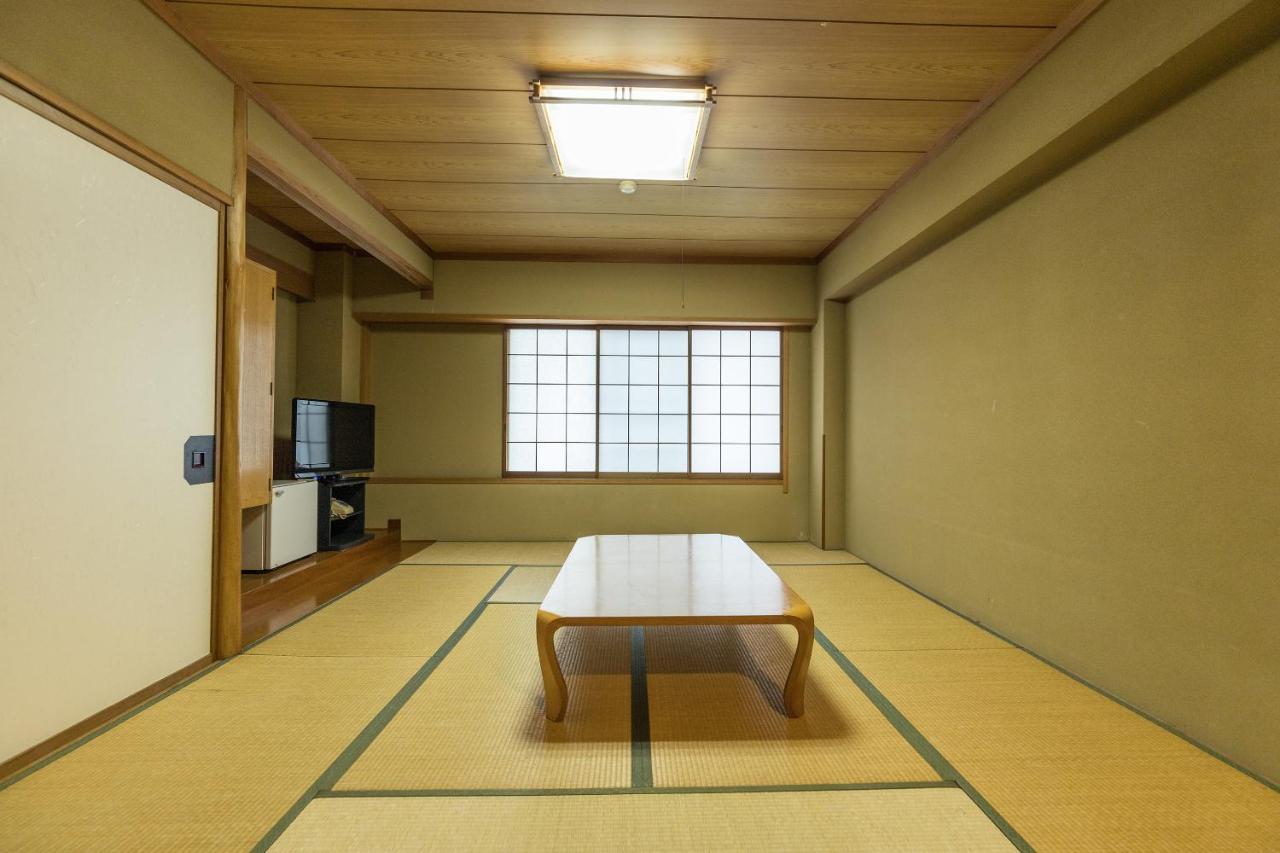 OYO Ryokan Seimeiso Shirakabako Chino Bagian luar foto