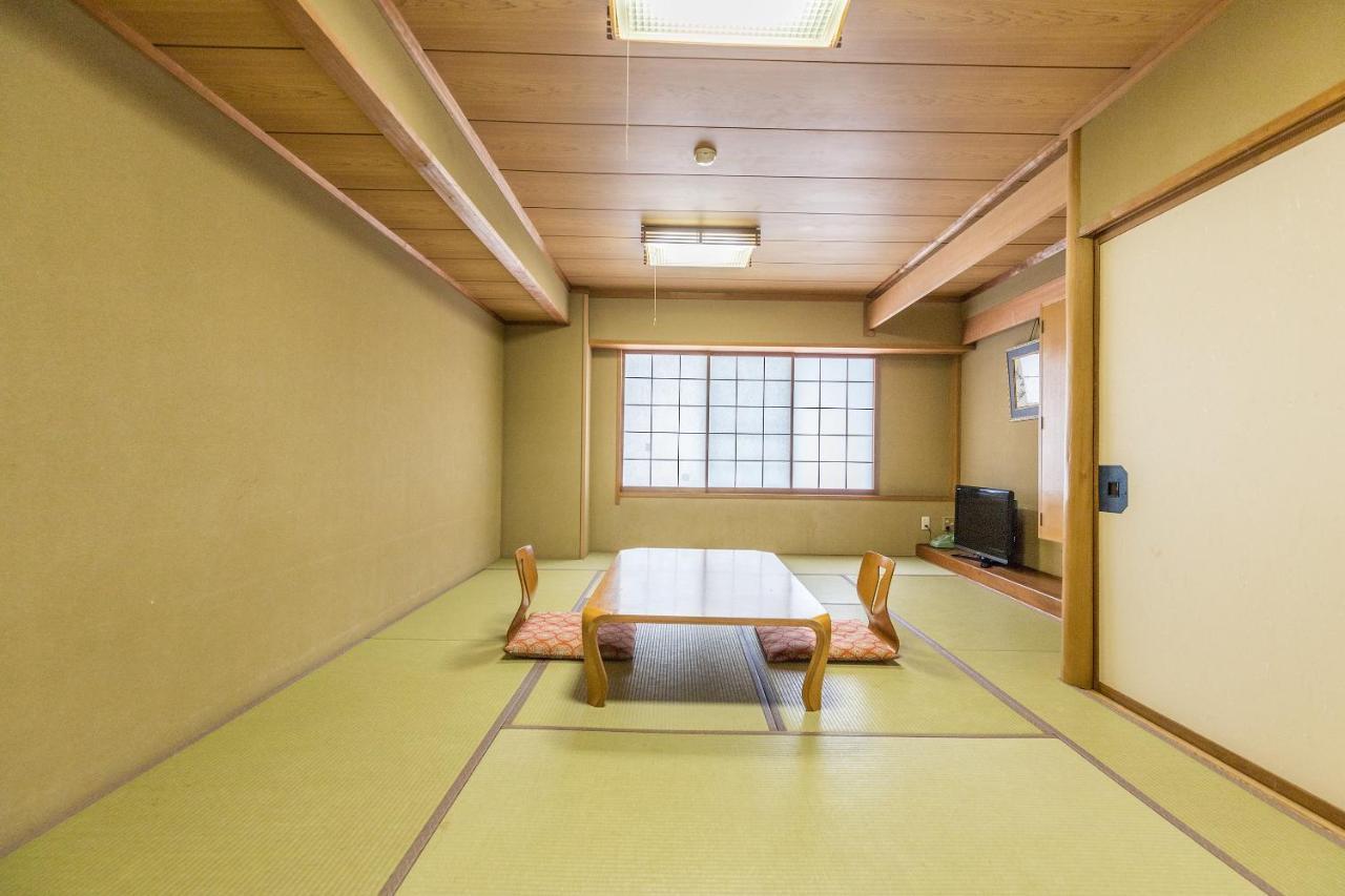 OYO Ryokan Seimeiso Shirakabako Chino Bagian luar foto
