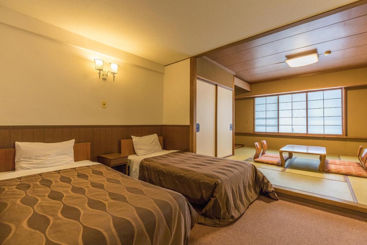 OYO Ryokan Seimeiso Shirakabako Chino Bagian luar foto