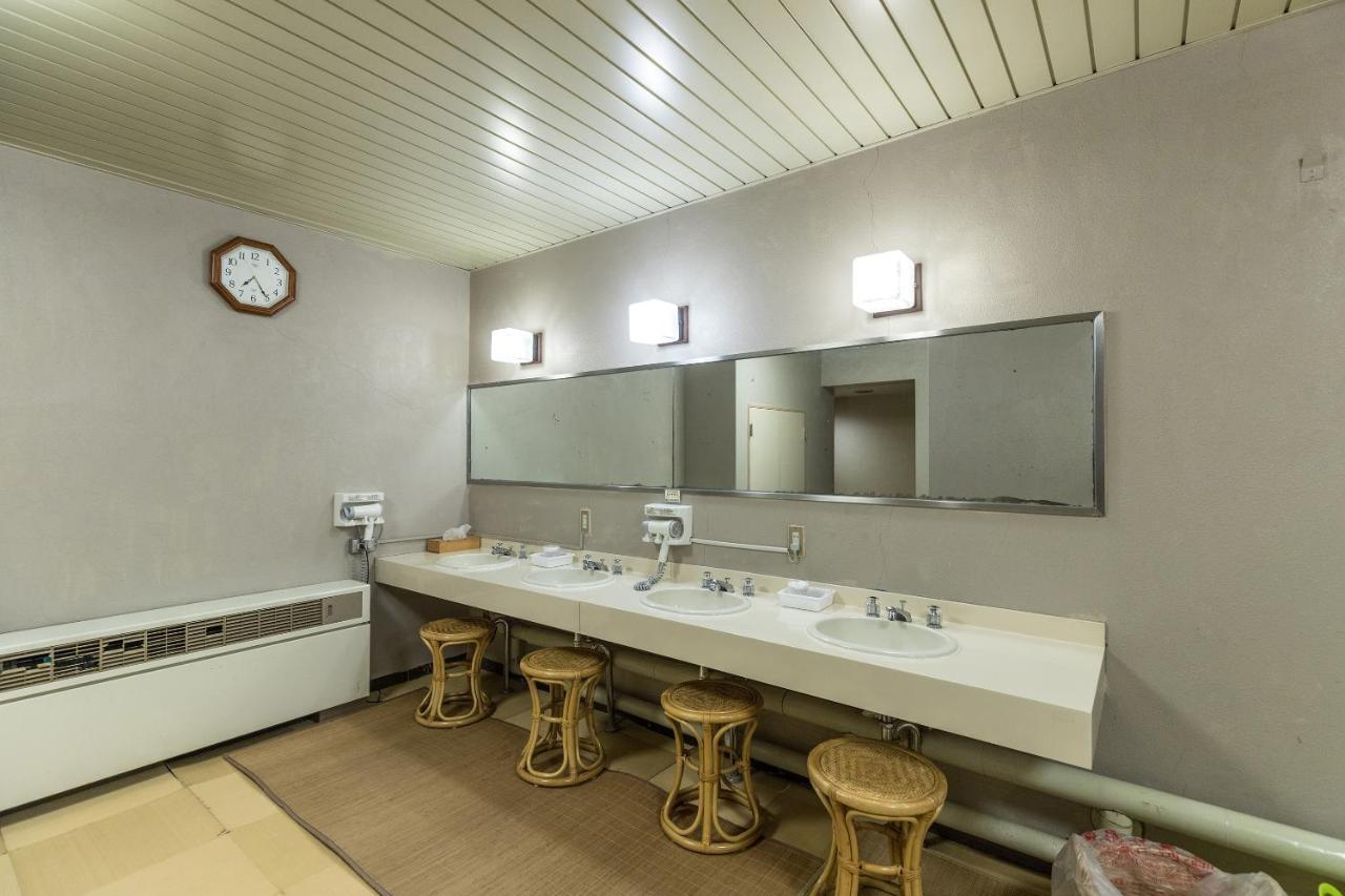 OYO Ryokan Seimeiso Shirakabako Chino Bagian luar foto